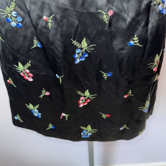 Vtg 90s Y2k XOXO Black Satin Mini Skirt Floral Embroidery Rayon Size 13/14 - Picture 6 of 6